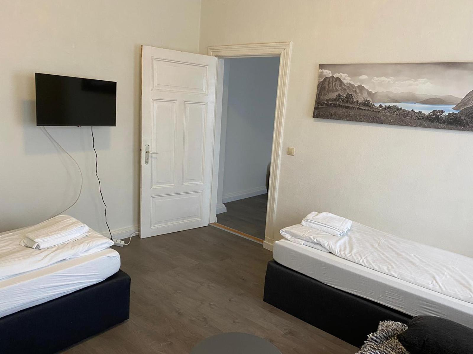 Modernes Apartment Mit 2 Schlafzimmern Und Privatparkplatz Nahe Innenstadt Neumünster Exterior foto